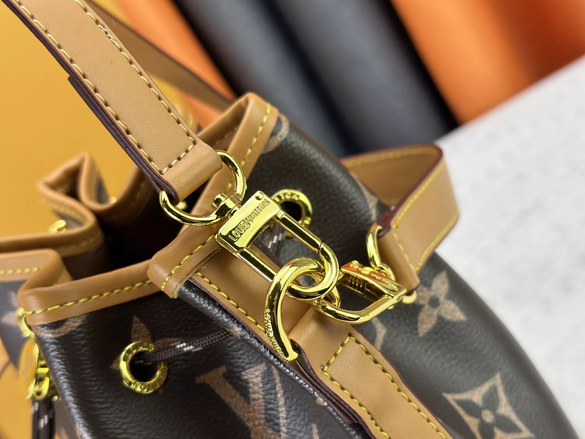 Louis Vuitton AAA Quality Messenger Bags For Women Minimalist 1092 - Image 5