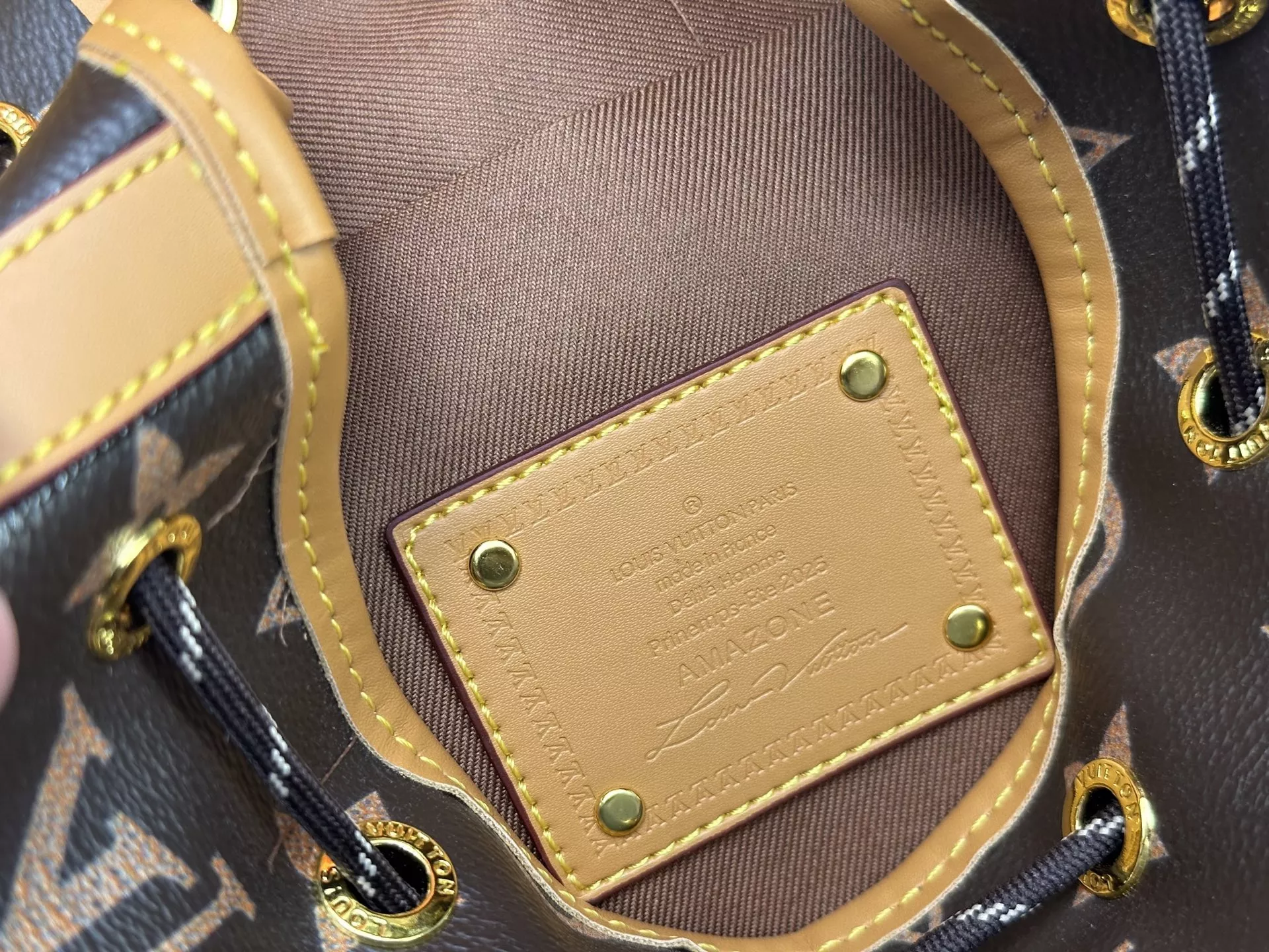 Louis Vuitton AAA Quality Messenger Bags For Women Minimalist 1092 - Image 7