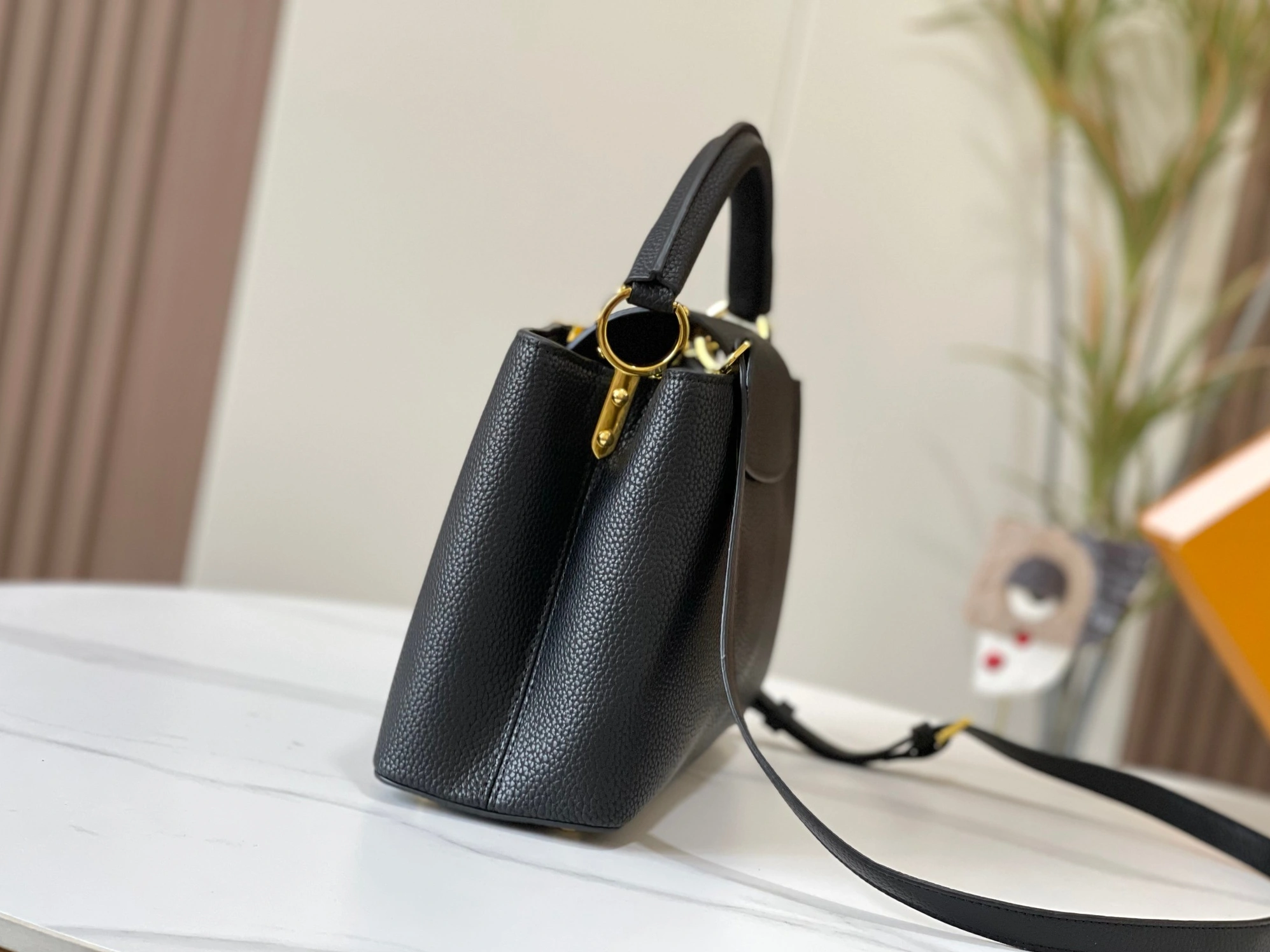 Louis Vuitton AAA Quality Messenger Bags For Women Minimalist 371