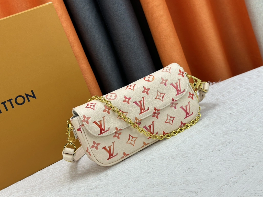 Louis Vuitton AAA Quality Messenger Bags For Women Modern 8858