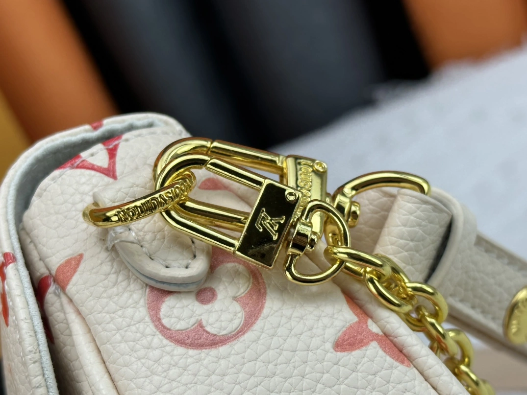 Louis Vuitton AAA Quality Messenger Bags For Women Modern 8858 - Image 7