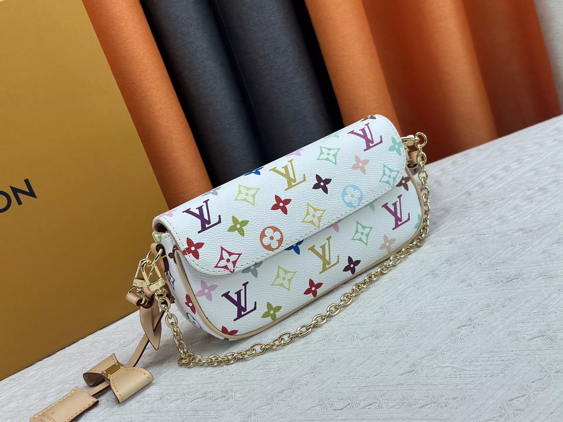 Louis Vuitton AAA Quality Messenger Bags For Women ModernLook 5292