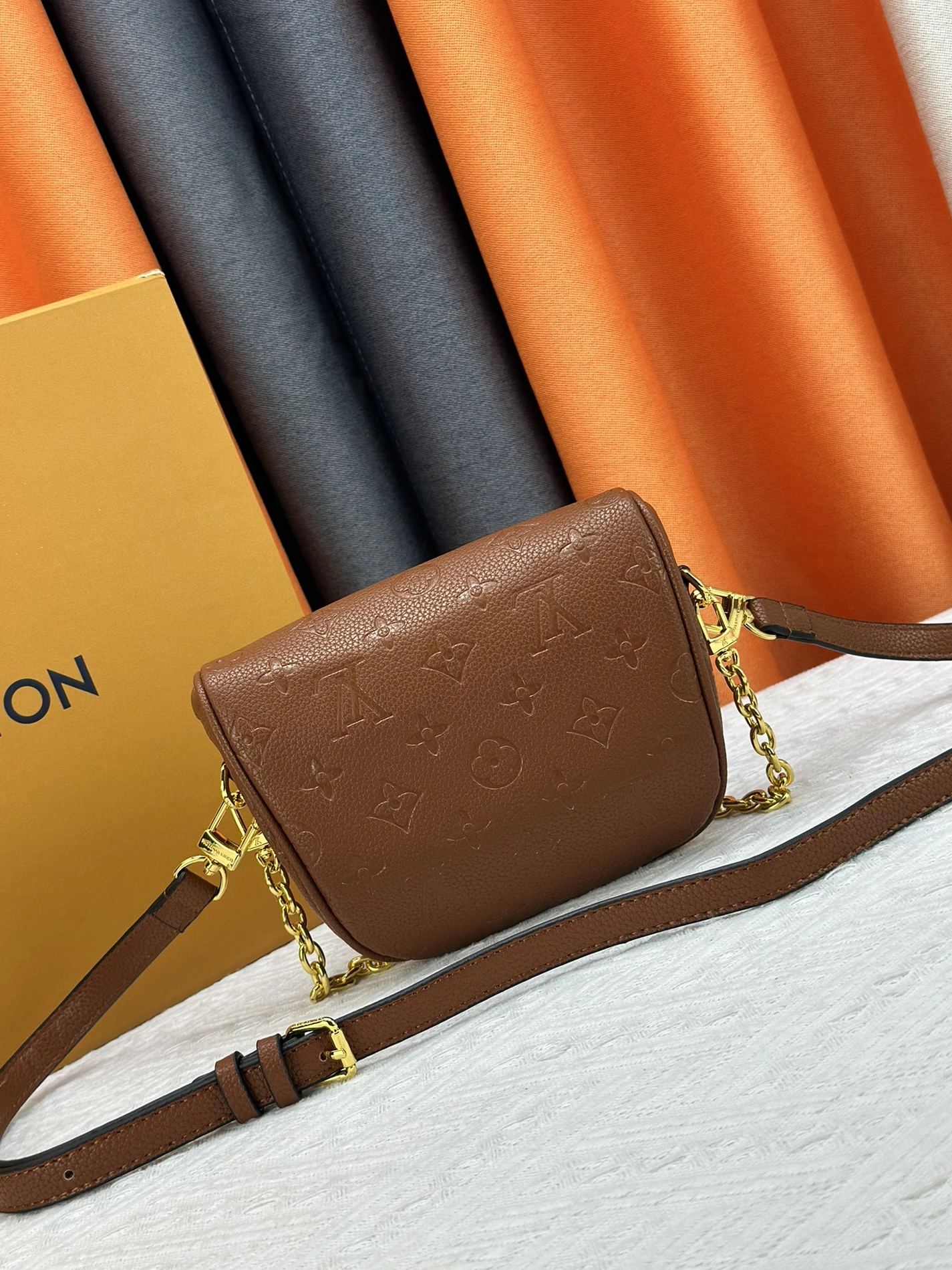 Louis Vuitton AAA Quality Messenger Bags For Women ModernLook 7015 - Image 4