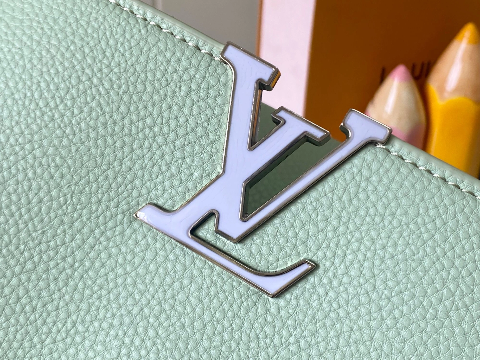 Louis Vuitton AAA Quality Messenger Bags For Women ModernLook 7541 - Image 5