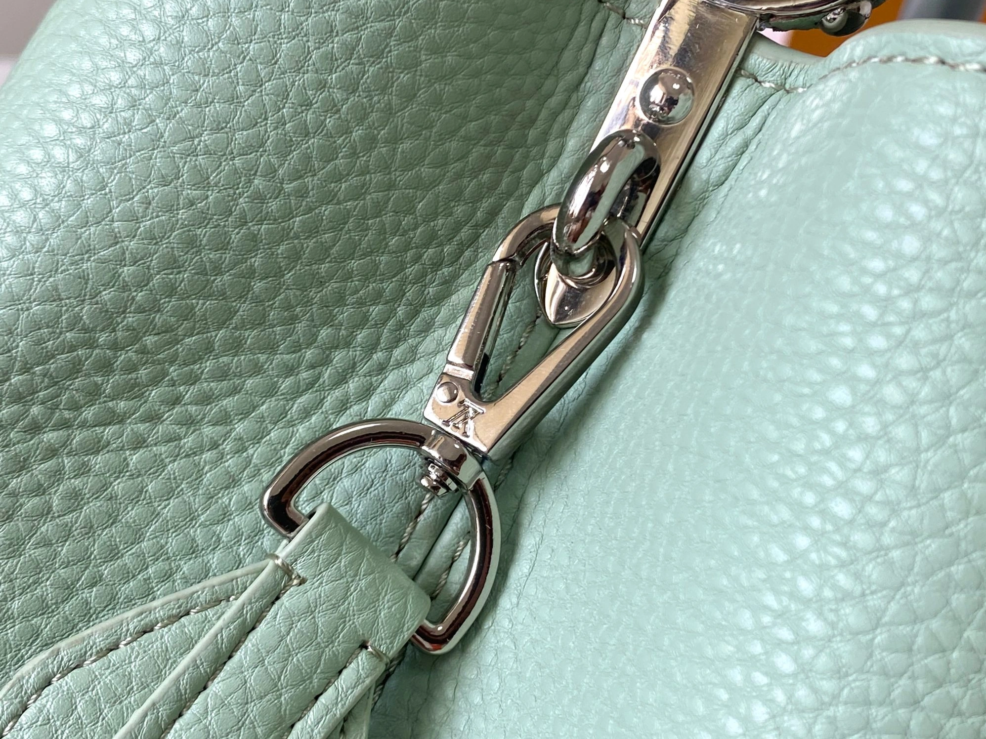 Louis Vuitton AAA Quality Messenger Bags For Women ModernLook 7541 - Image 7