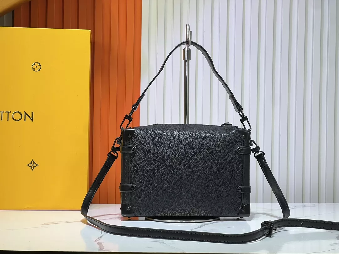 Louis Vuitton AAA Quality Messenger Bags For Women Popular 7000 - Image 5