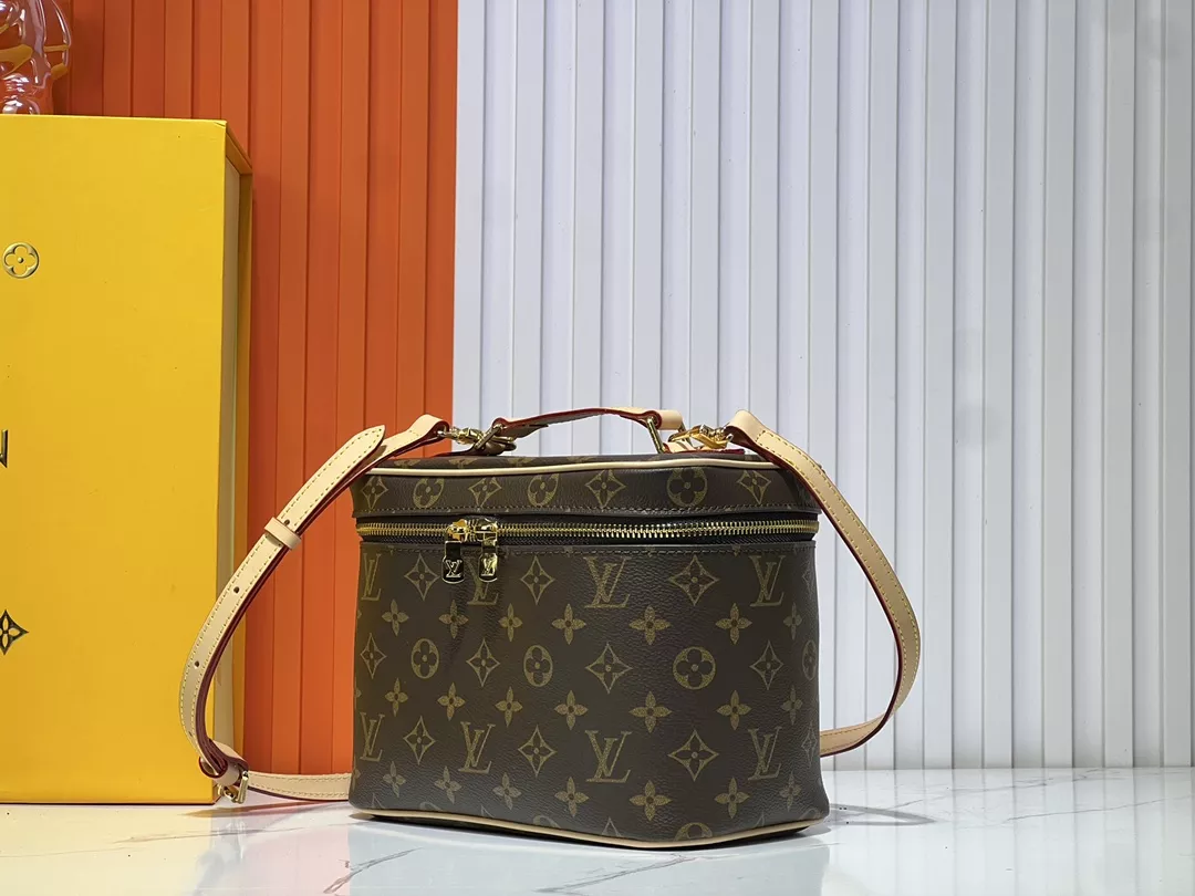 Louis Vuitton AAA Quality Messenger Bags For Women Reliable 4829 - Image 3