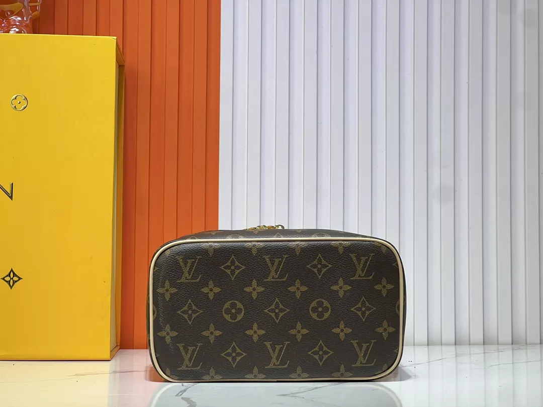 Louis Vuitton AAA Quality Messenger Bags For Women Reliable 4829 - Image 5