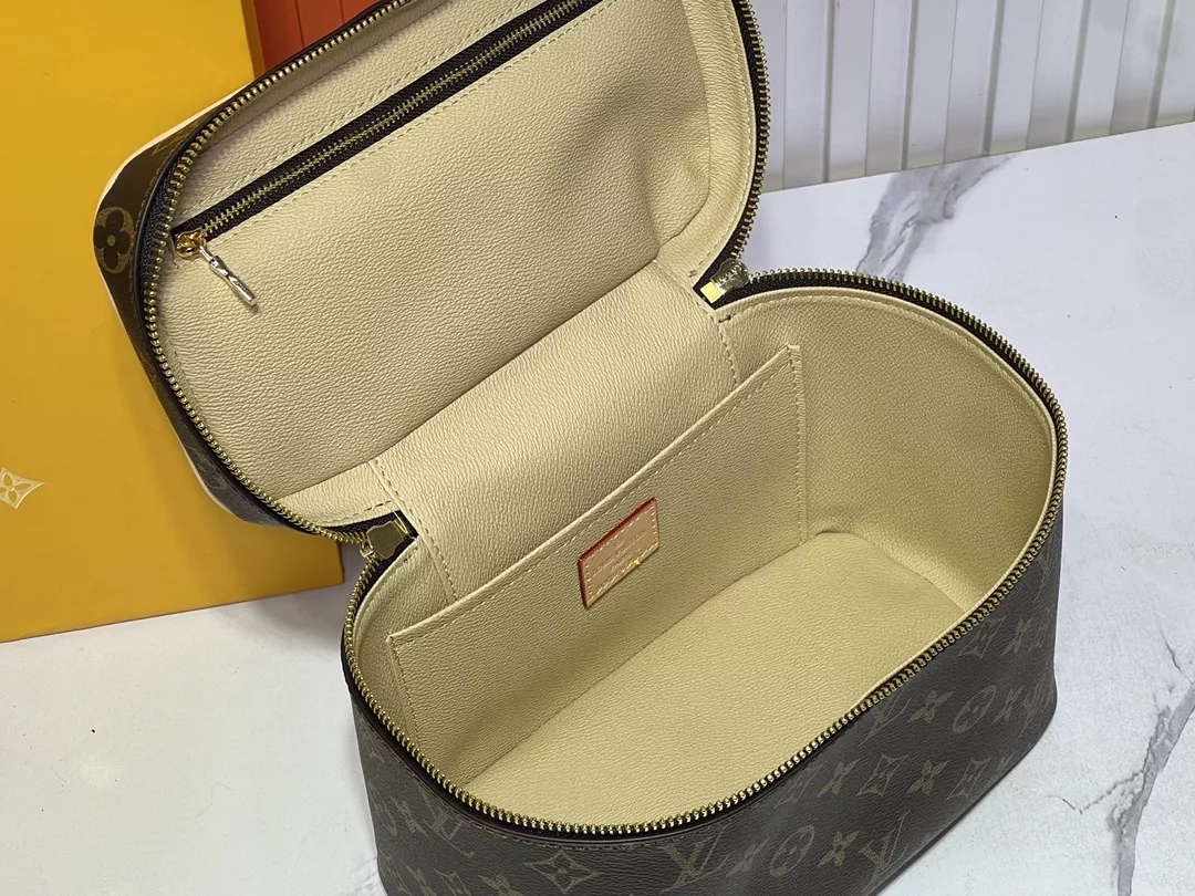 Louis Vuitton AAA Quality Messenger Bags For Women Reliable 4829 - Image 8