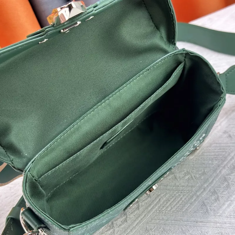 Louis Vuitton AAA Quality Messenger Bags For Women SportInspired 8138 - Image 8