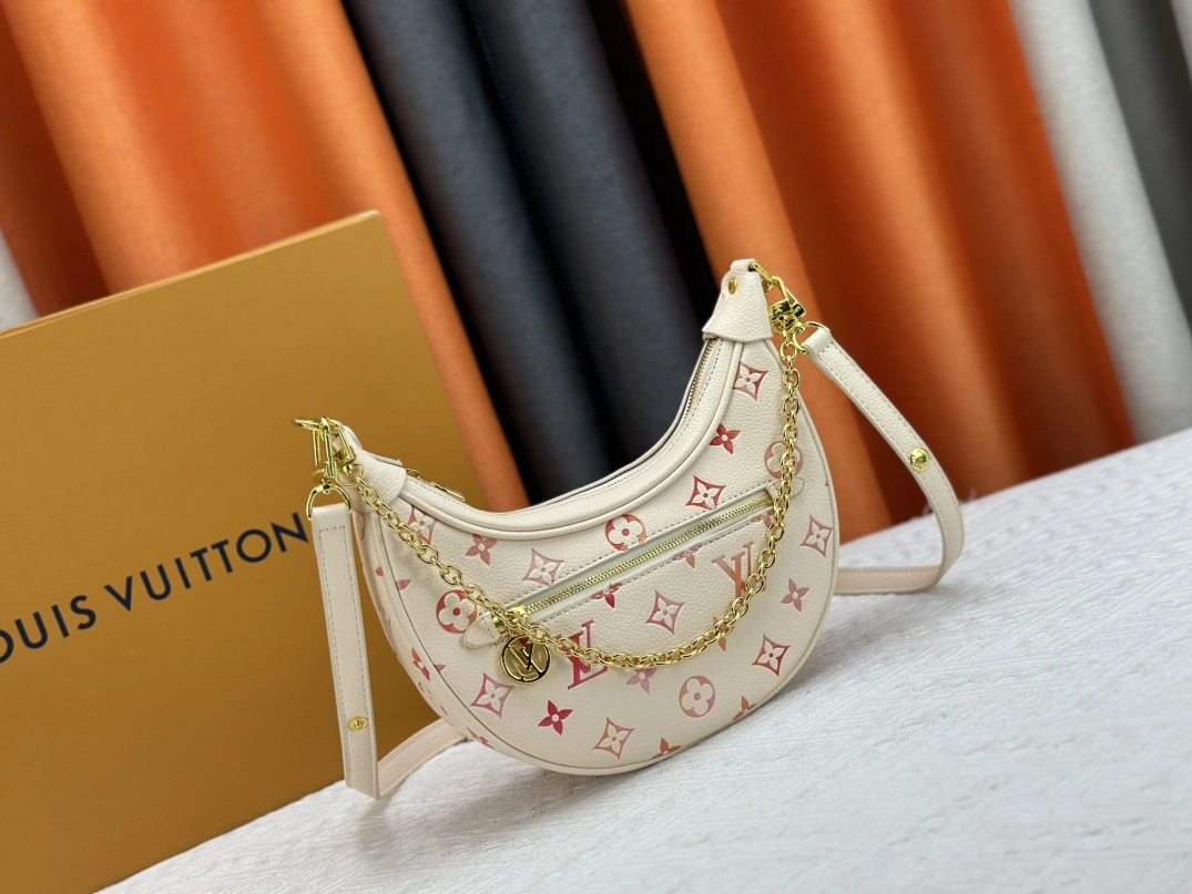 Louis Vuitton AAA Quality Messenger Bags For Women Unique 2232