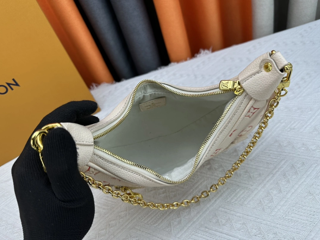 Louis Vuitton AAA Quality Messenger Bags For Women Unique 2232 - Image 7