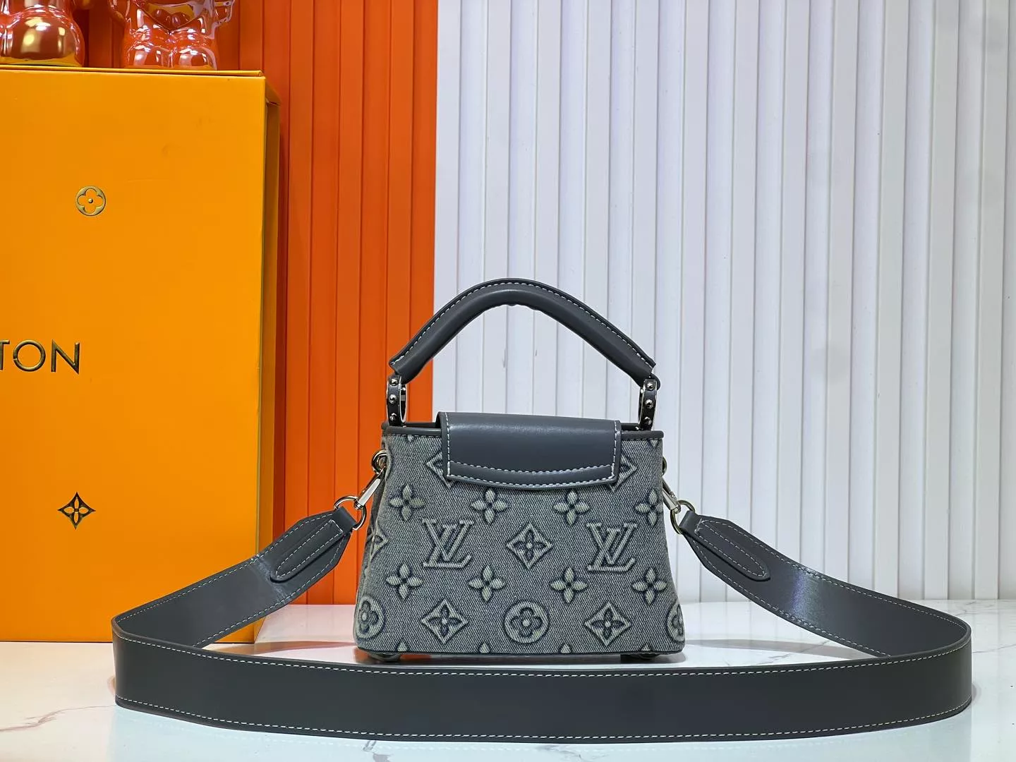 Louis Vuitton AAA Quality Messenger Bags For Women Vibrant 214 - Image 6