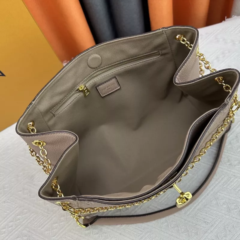 Louis Vuitton AAA Quality Messenger Bags For Women Vibrant 6974 - Image 8