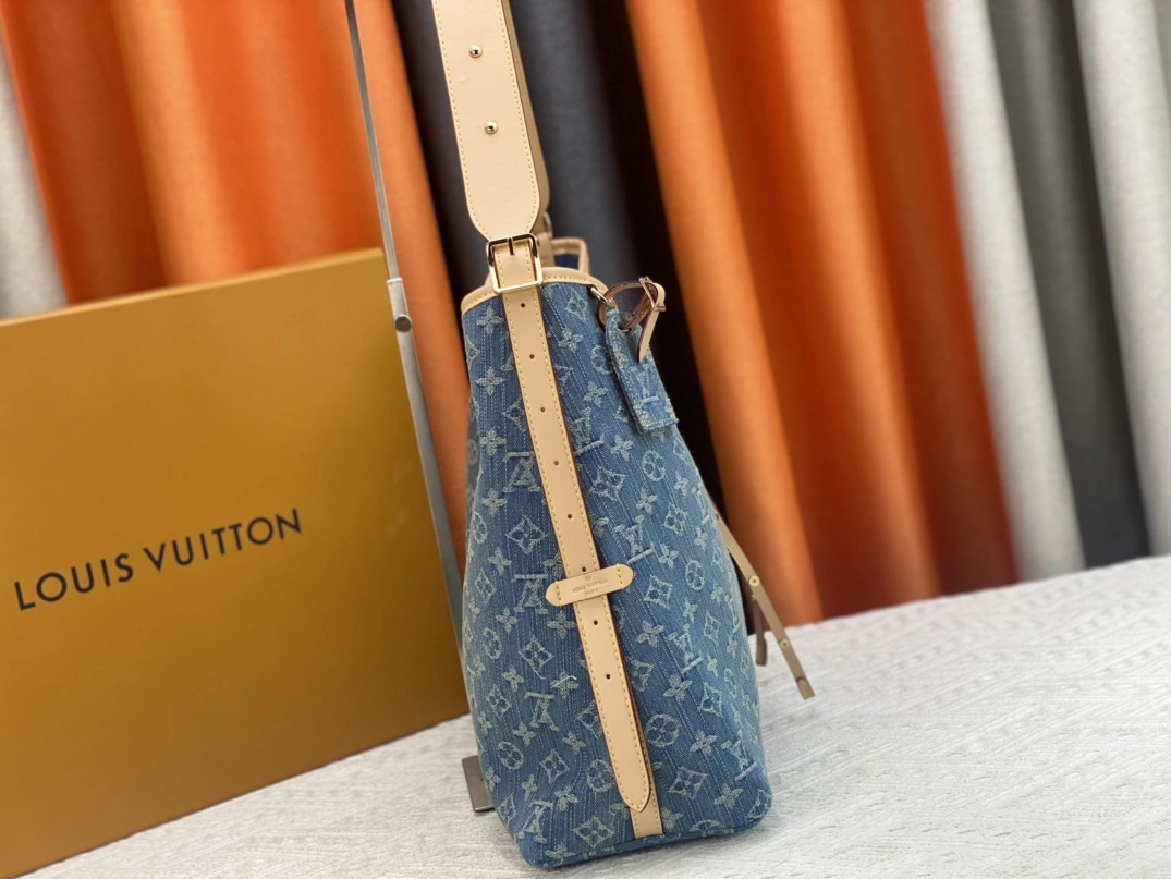 Louis Vuitton AAA Quality Shoulder Bags For Women Compact 6189 - Image 3