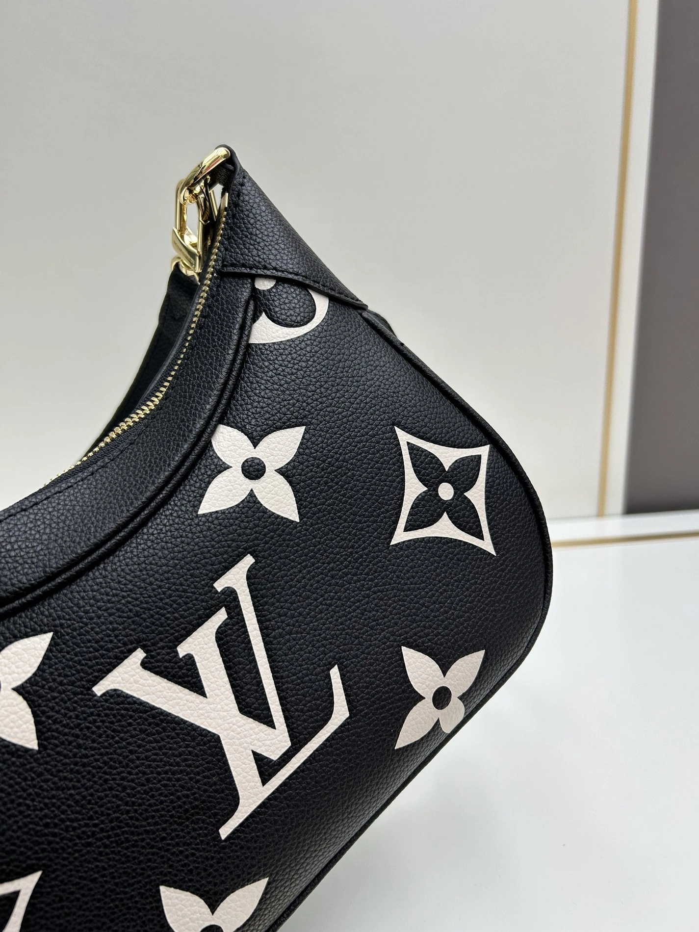 Louis Vuitton AAA Quality Shoulder Bags For Women Compact 6816 - Image 6