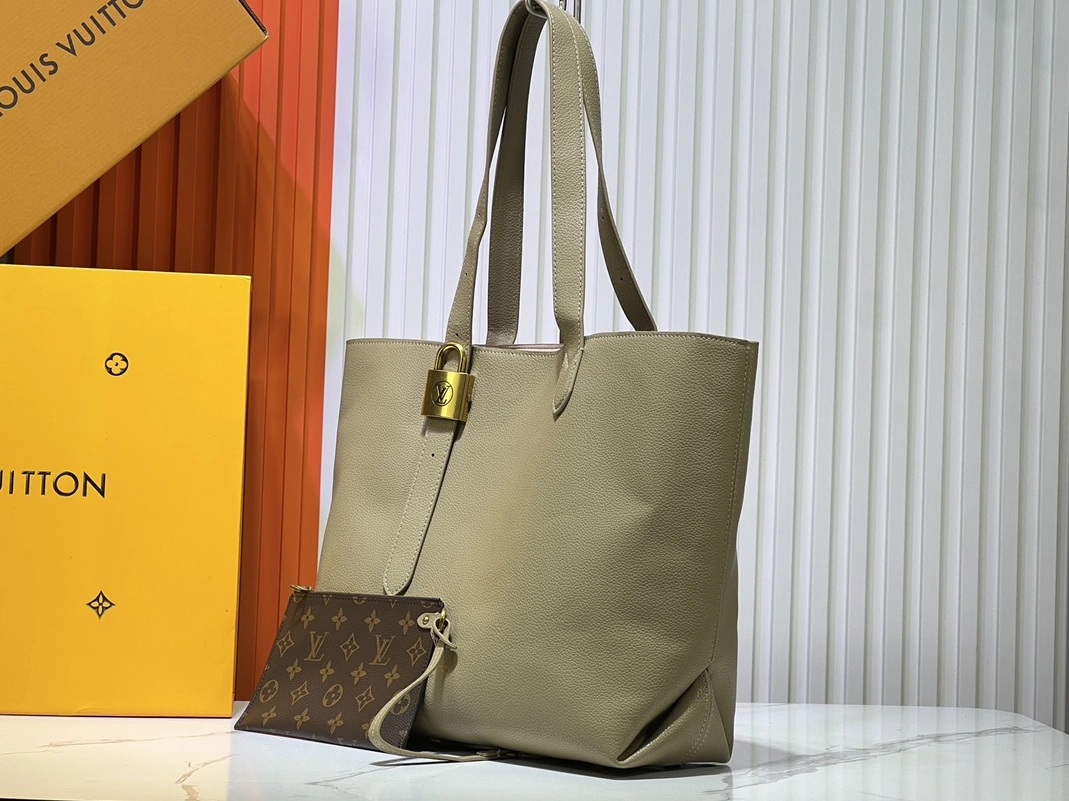 Louis Vuitton AAA Quality Shoulder Bags For Women Efficient 925 - Image 3