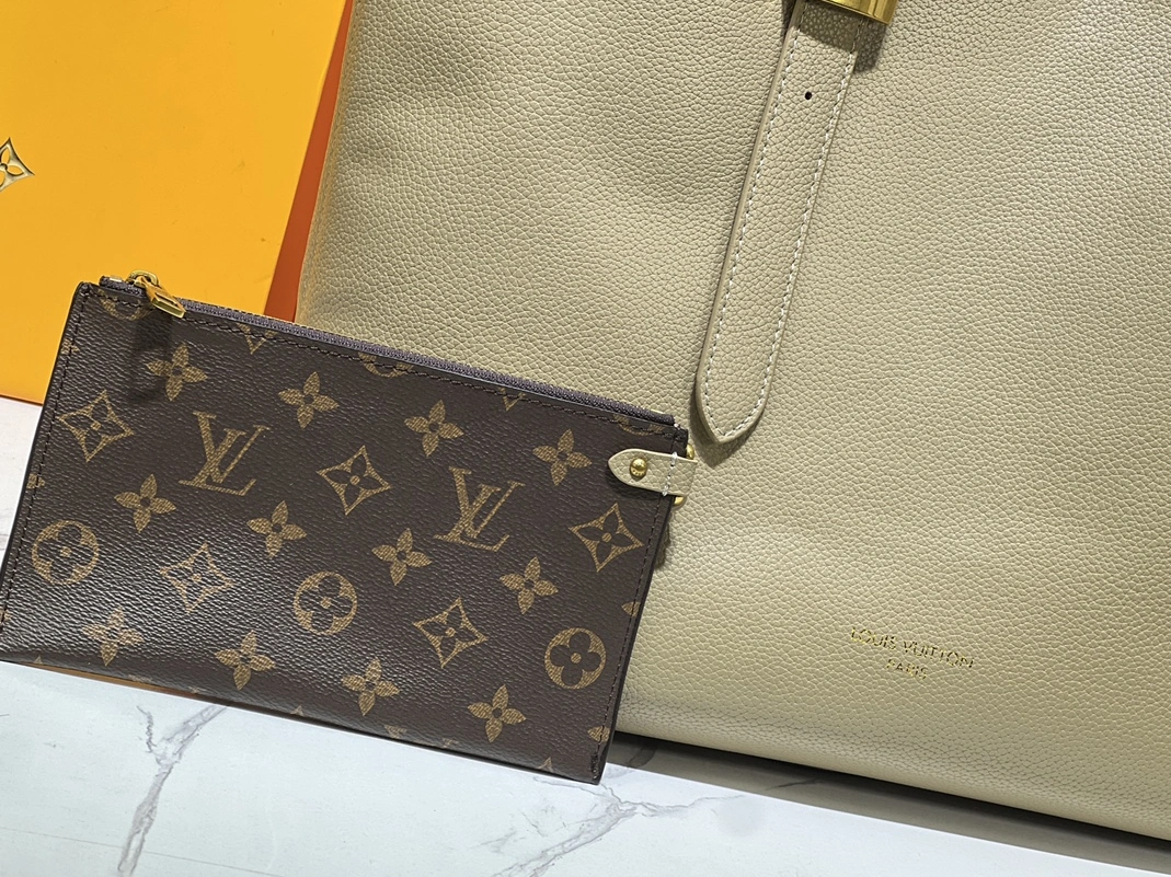 Louis Vuitton AAA Quality Shoulder Bags For Women Efficient 925 - Image 6