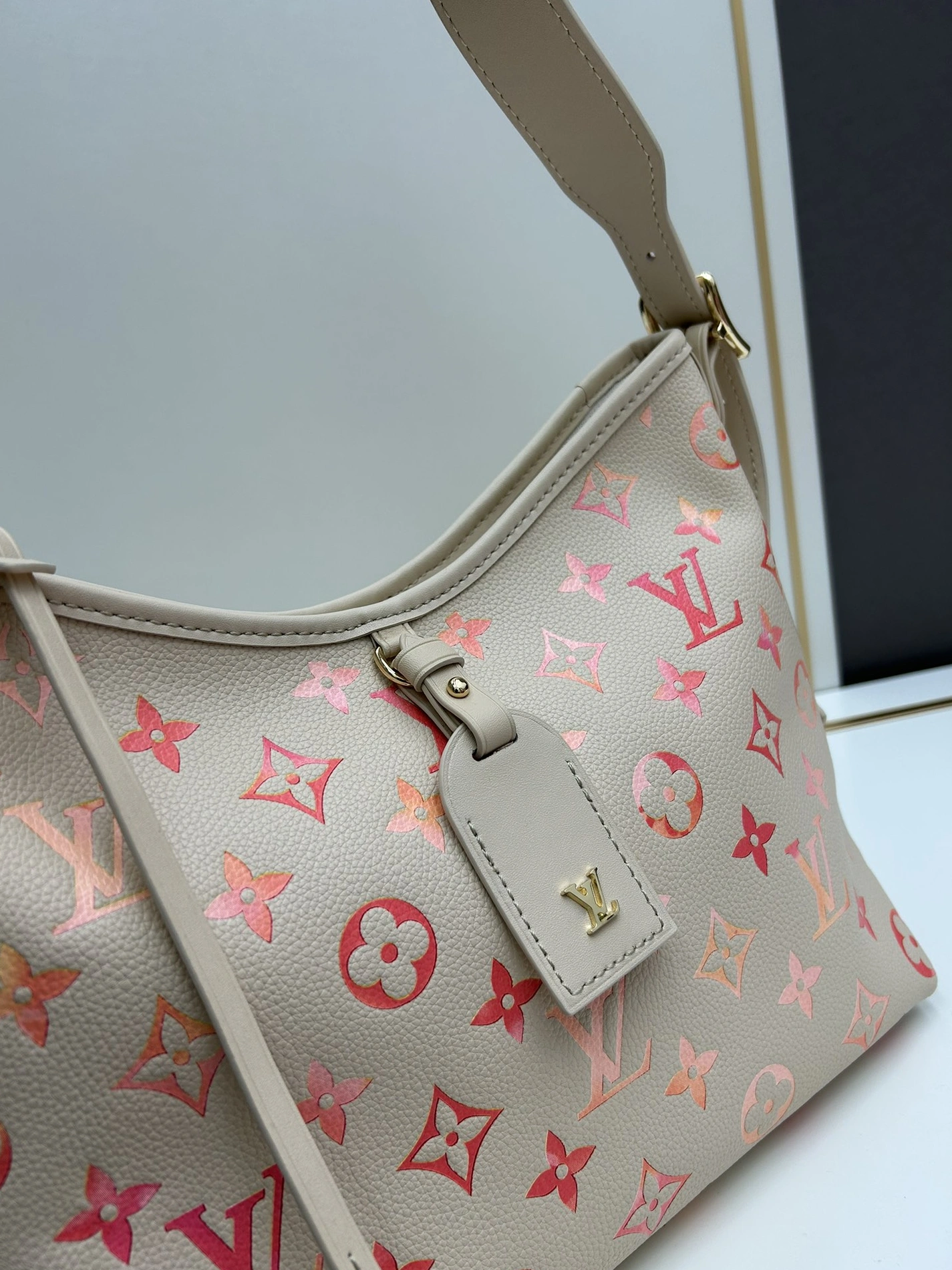 Louis Vuitton AAA Quality Shoulder Bags For Women HighQuality 8556 - Image 5
