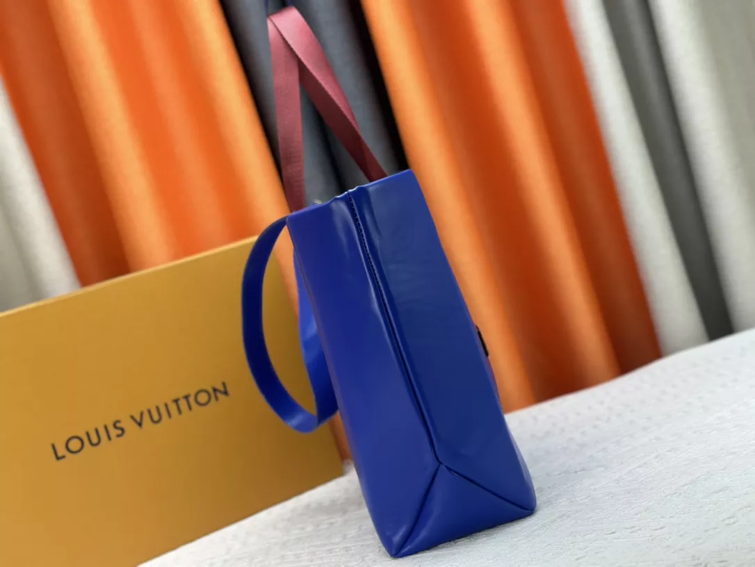 Louis Vuitton AAA Quality Shoulder Bags For Women Timeless 787