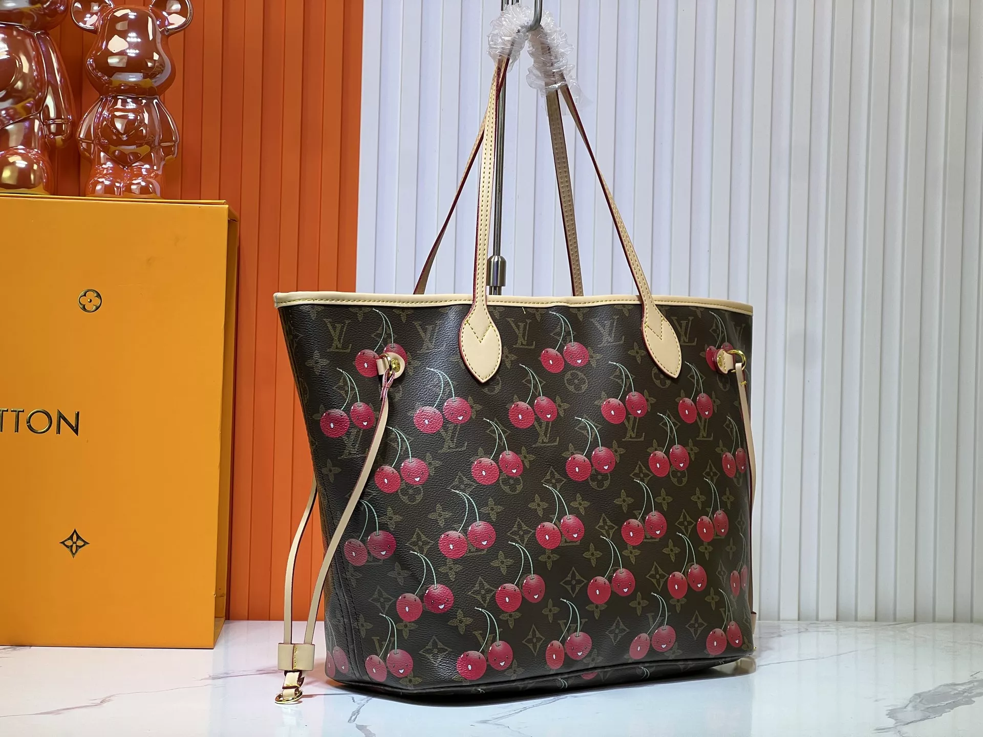 Louis Vuitton AAA Quality Shoulder Bags For Women UrbanStyle 7302