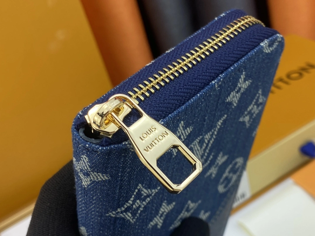 Louis Vuitton AAA Quality Wallets Compact 7911 - Image 7