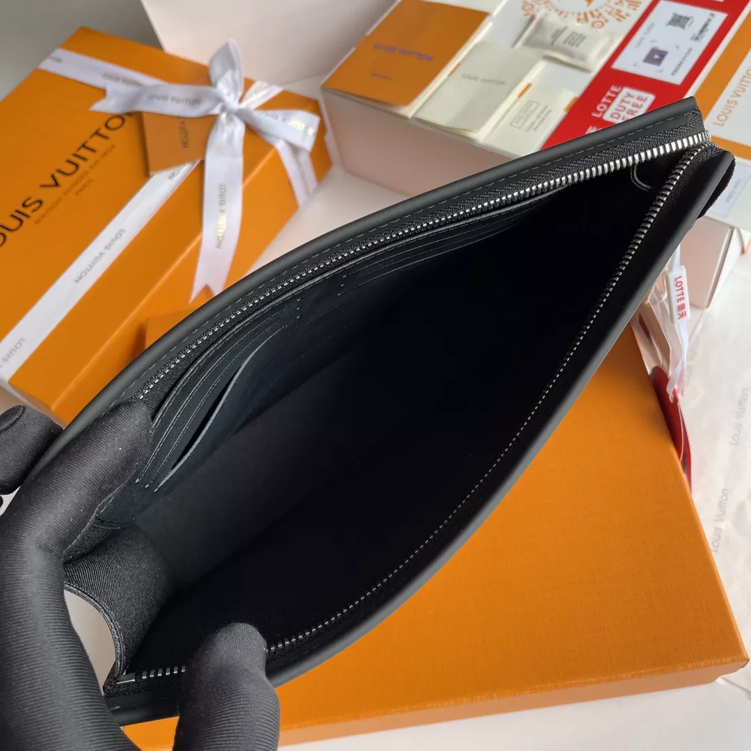 Louis Vuitton AAA Quality Wallets Flexible 5976 - Image 8