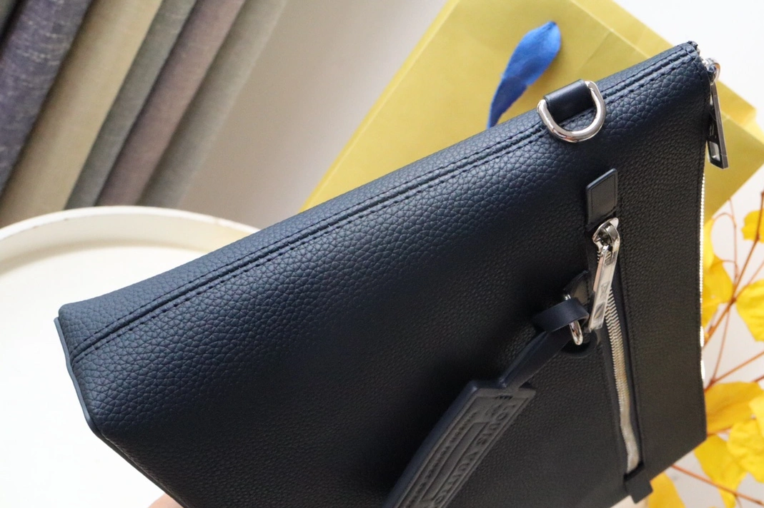 Louis Vuitton AAA Quality Wallets For Unisex Soft 5890 - Image 6