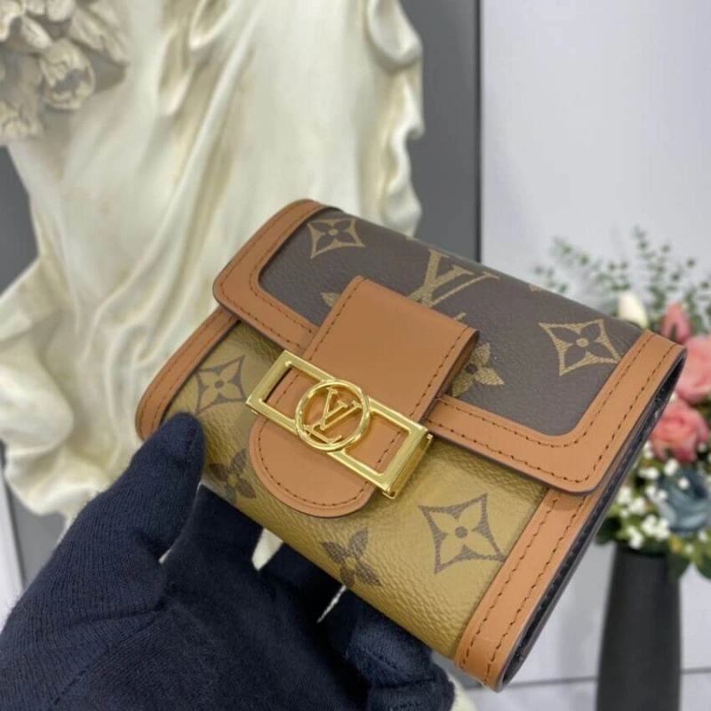 The Dauphi Louis Vuitton Dauphine Compact Wallet - Image 3