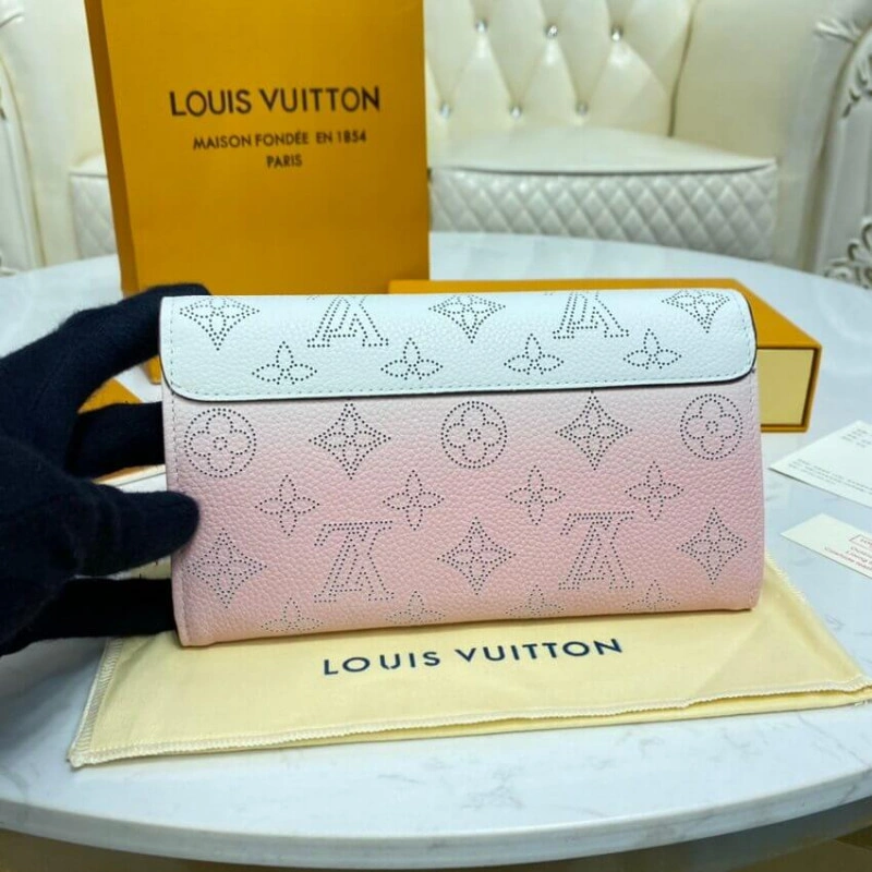 12 card s Louis Vuitton Iris Wallet in Pink Gradient Mahina Perforated Leather - Image 3