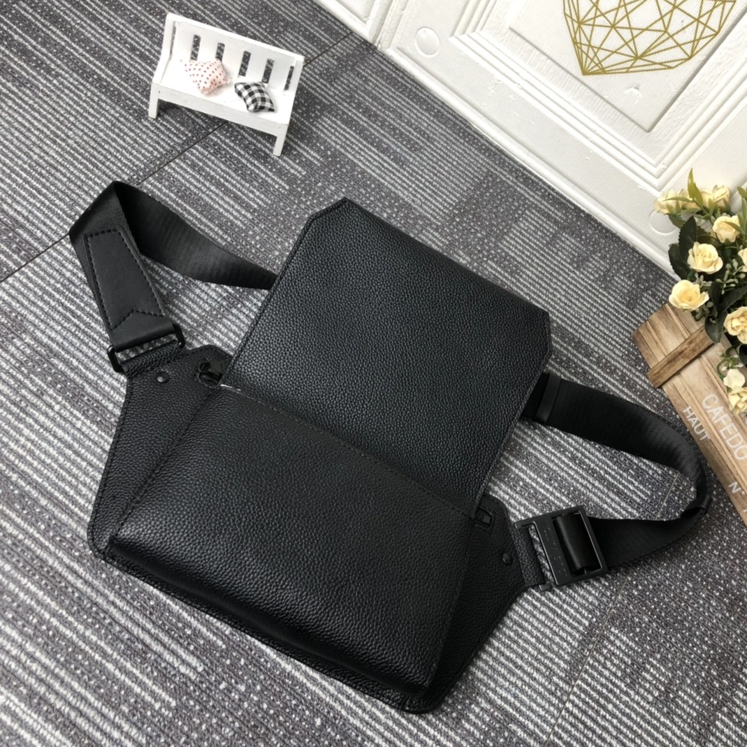 Louis Vuitton LV AAA Man Pockets Lightweight 2863