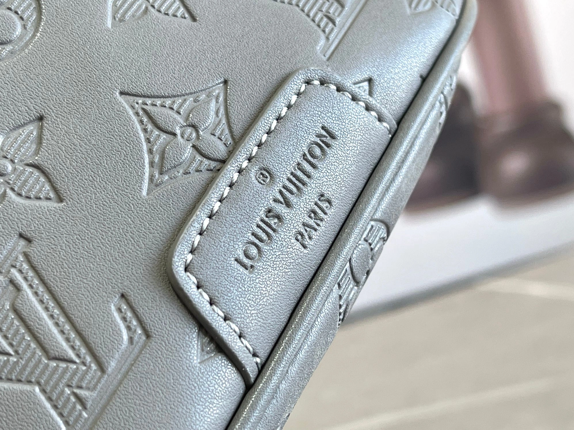 Louis Vuitton LV AAA Quality Belt Bags EyeCatching 860 - Image 4