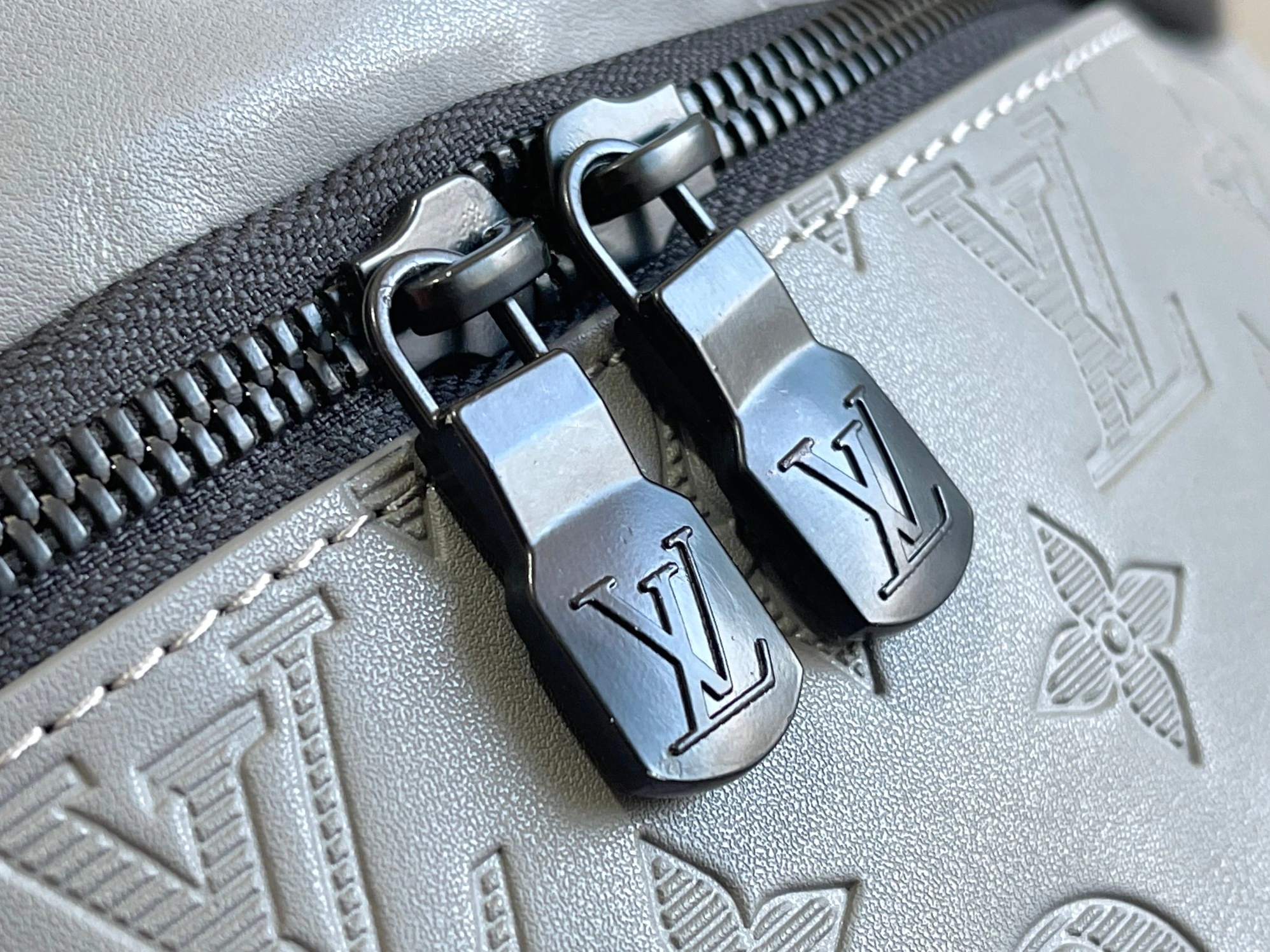 Louis Vuitton LV AAA Quality Belt Bags EyeCatching 860 - Image 5