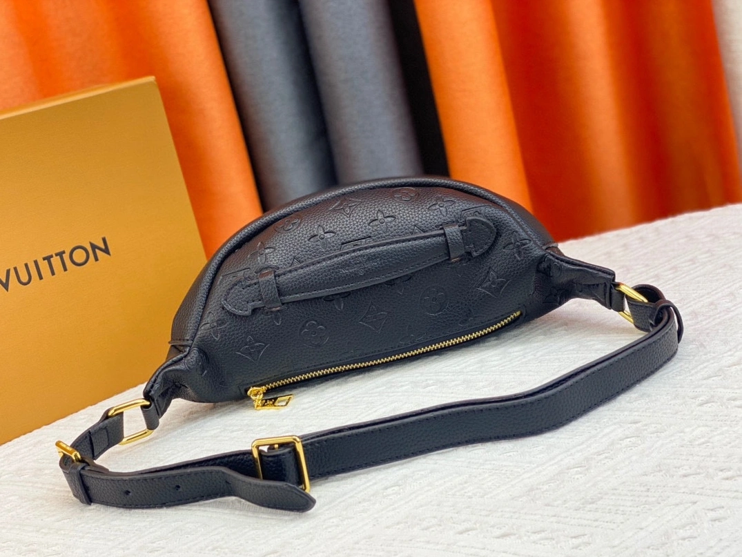 Louis Vuitton LV AAA Quality Belt Bags For Unisex Comfortable 5637 - Image 3