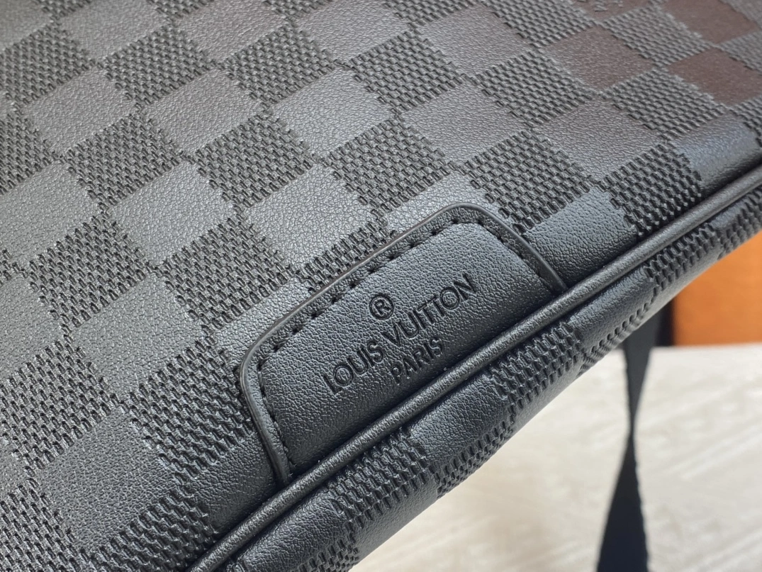 Louis Vuitton LV AAA Quality Belt Bags For Unisex Fashionable 3059 - Image 5