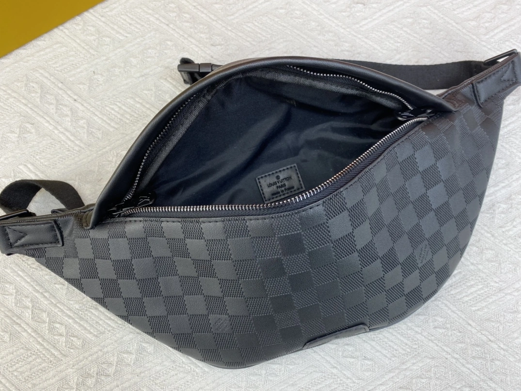 Louis Vuitton LV AAA Quality Belt Bags For Unisex Fashionable 3059 - Image 7