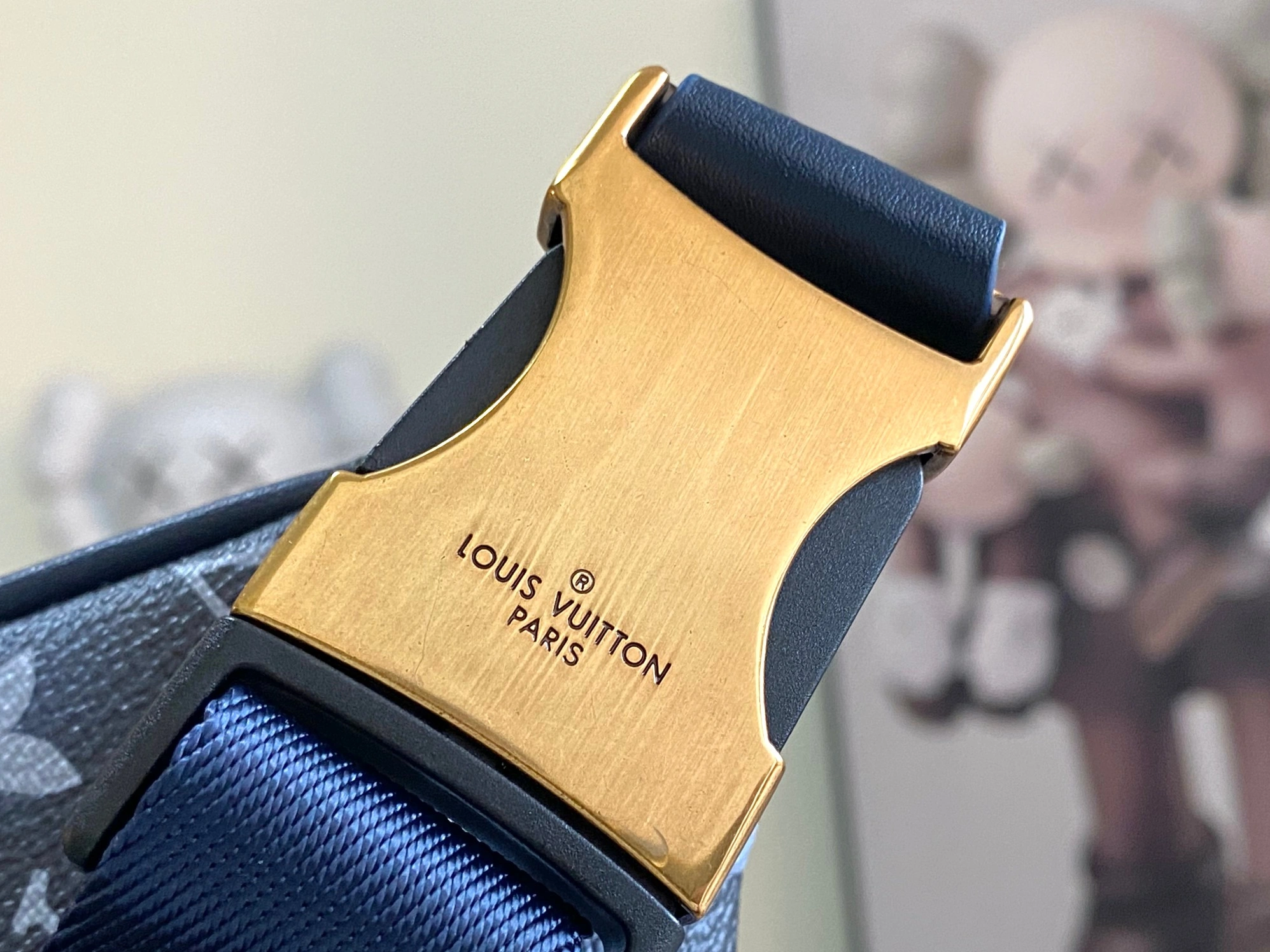 Louis Vuitton LV AAA Quality Belt Bags Popular 4842 - Image 3