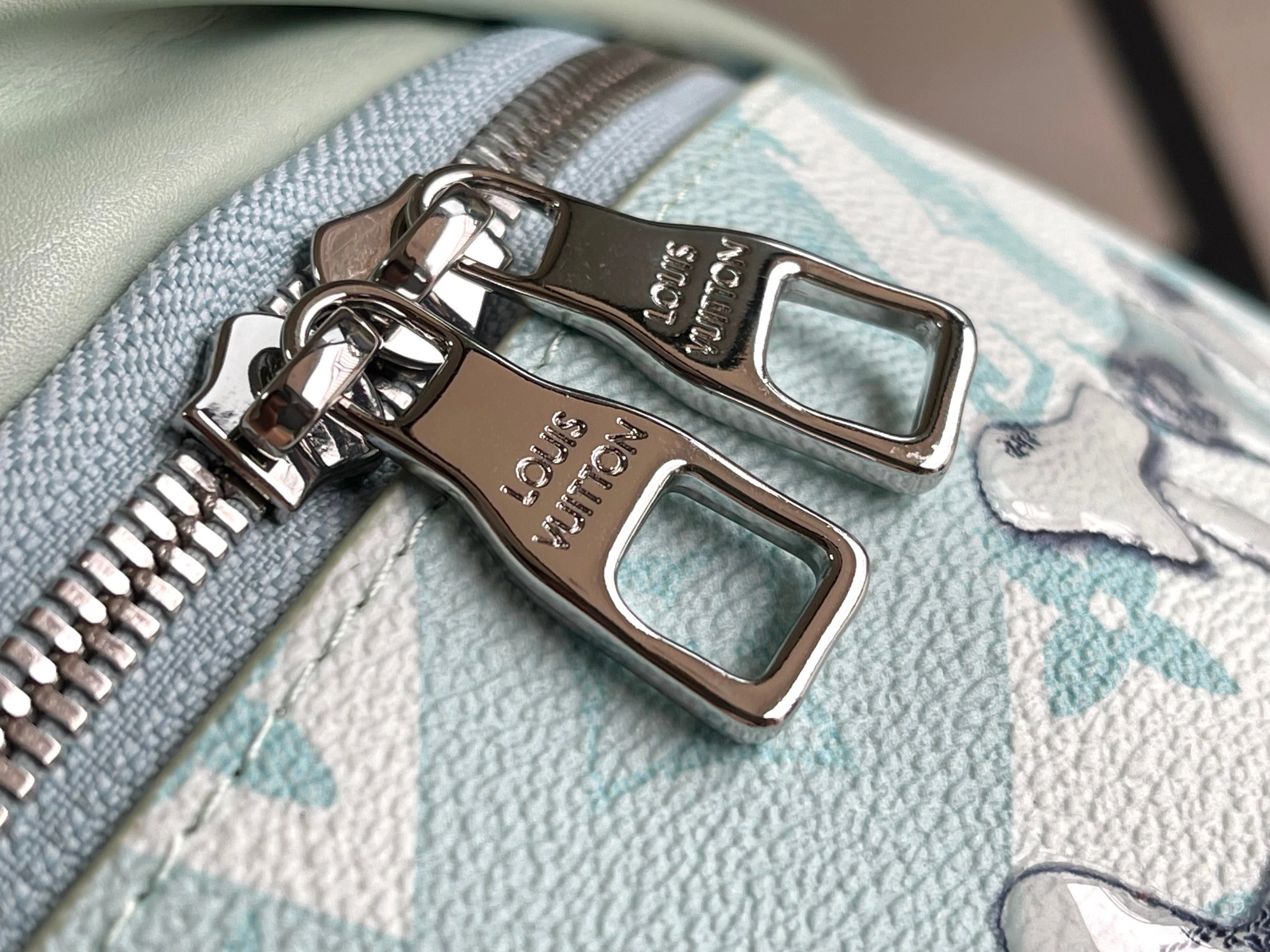 Louis Vuitton LV AAA Quality Belt Bags Refined 5355 - Image 5