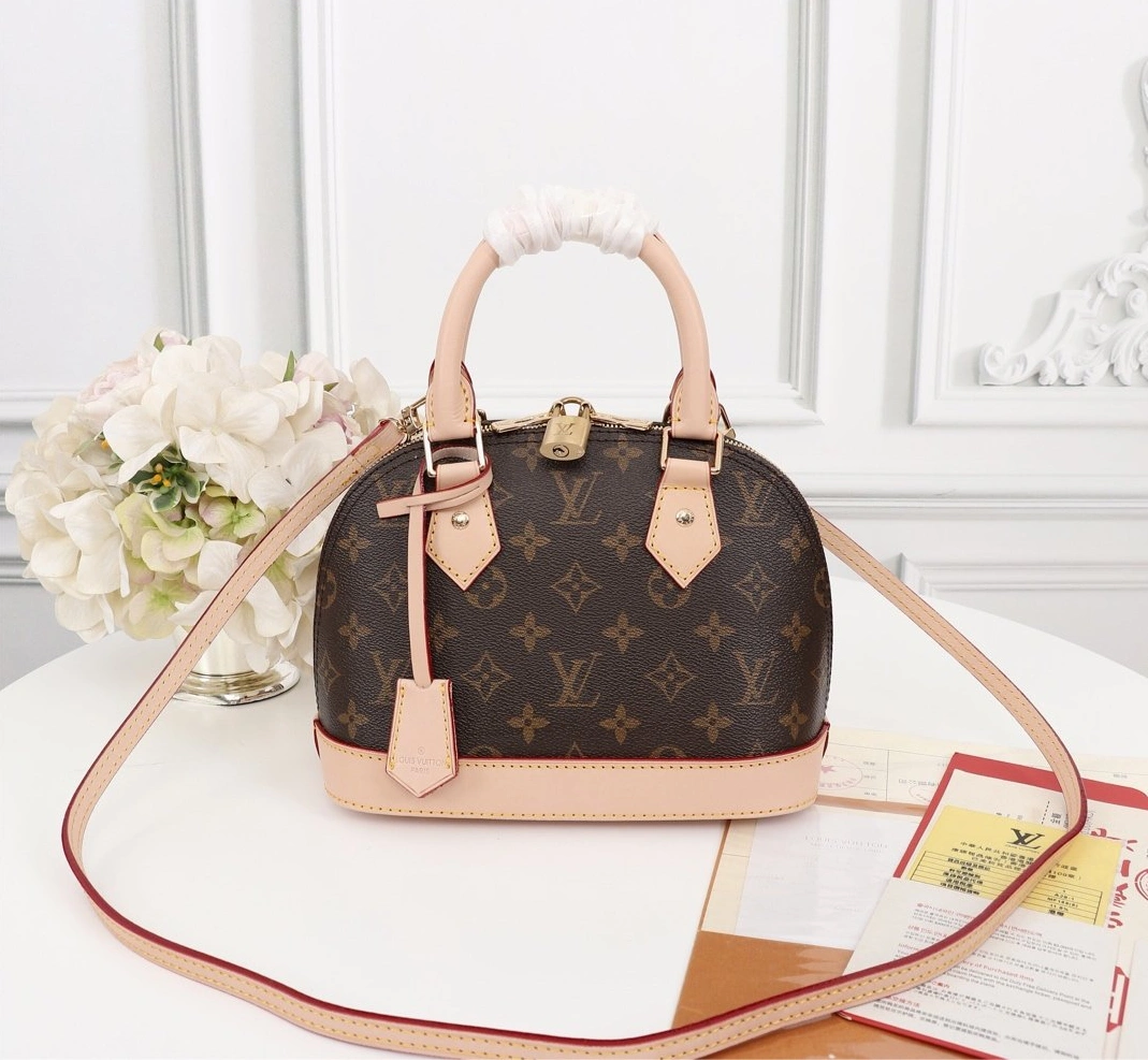 Louis Vuitton LV AAA Quality Messenger Bags For Women Breathable 5712 - Image 3
