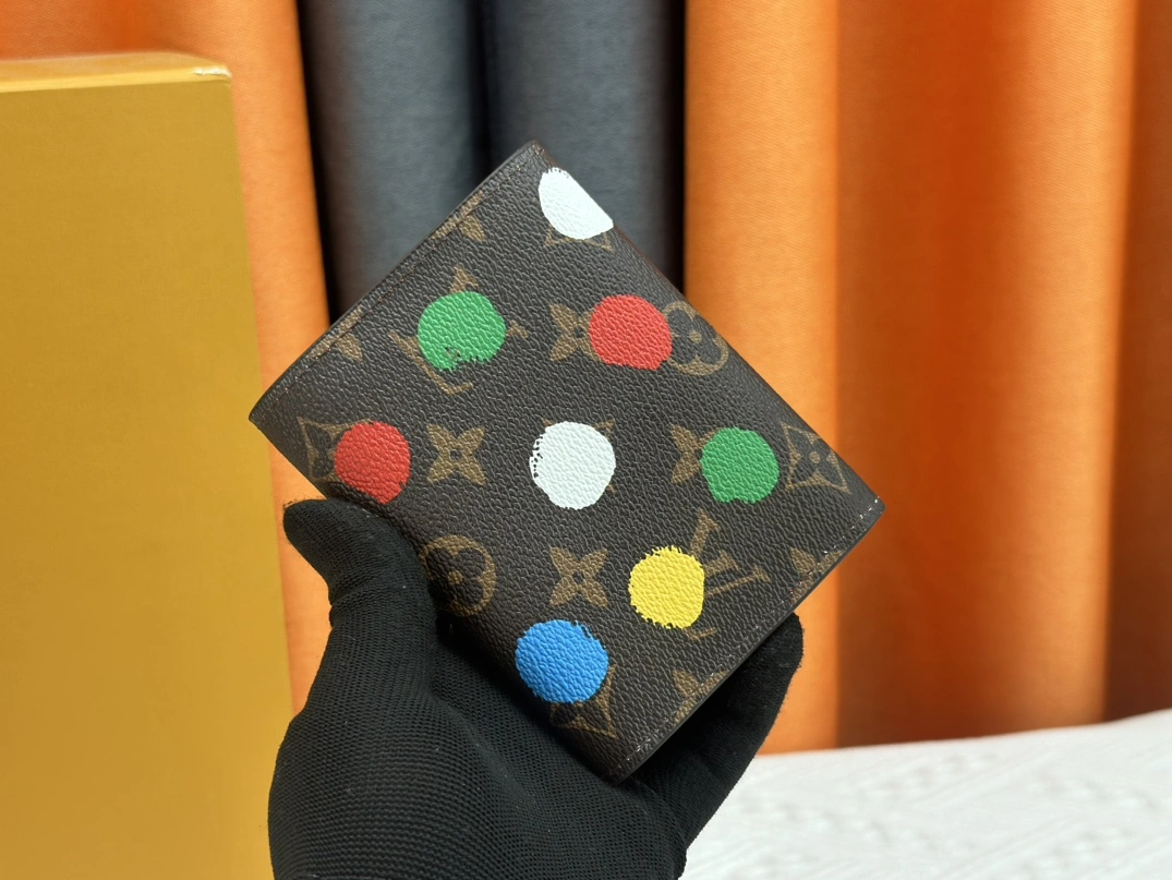 Louis Vuitton LV Card Case Bold 7757