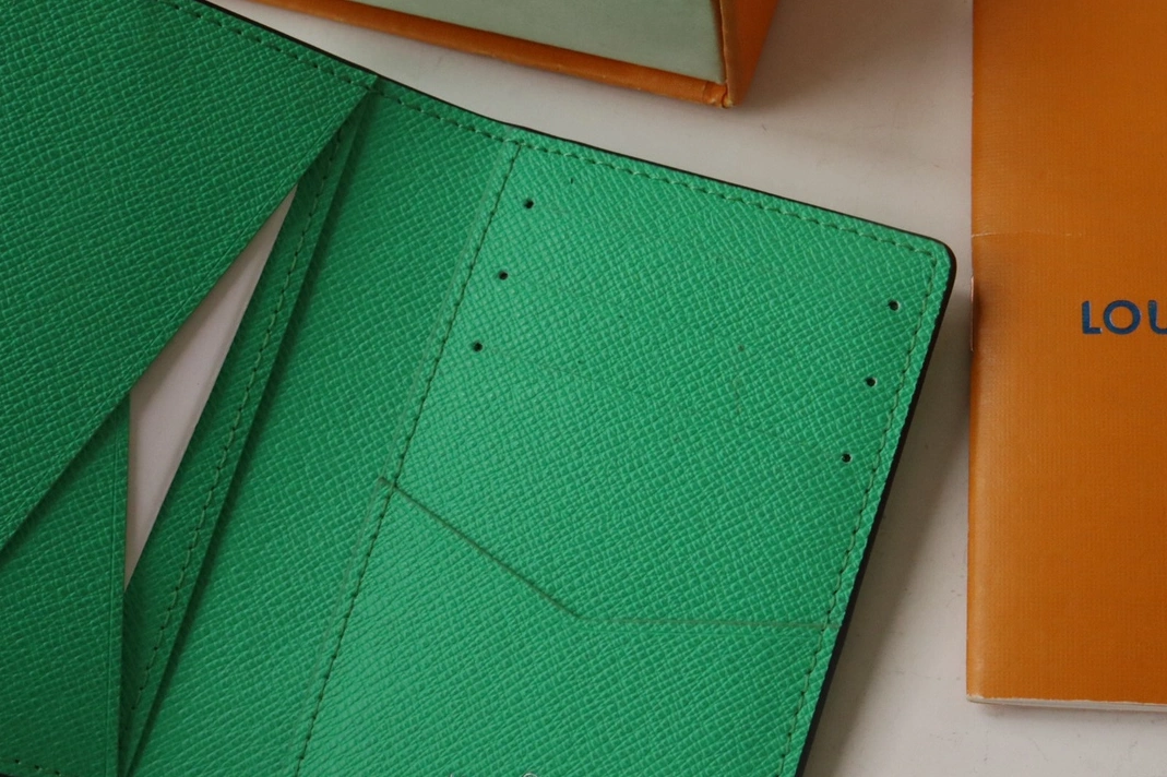 Louis Vuitton LV Card Case Efficient 2278 - Image 7