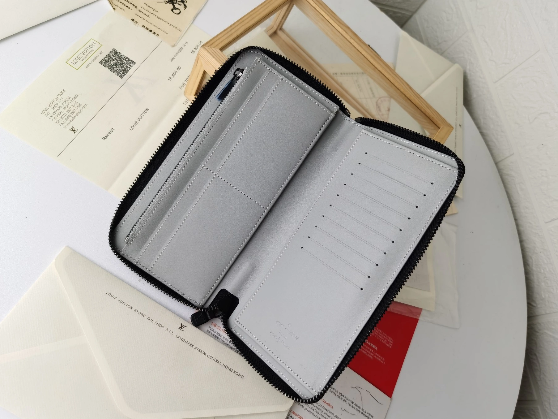 Louis Vuitton LV Card Case For Unisex Sleek 5159 - Image 6