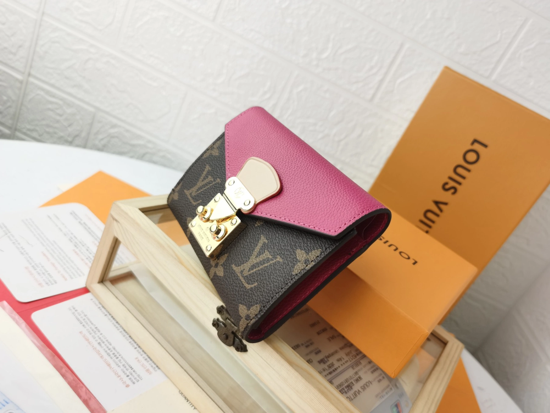 Louis Vuitton LV Card Case For Women Durable 1134 - Image 4