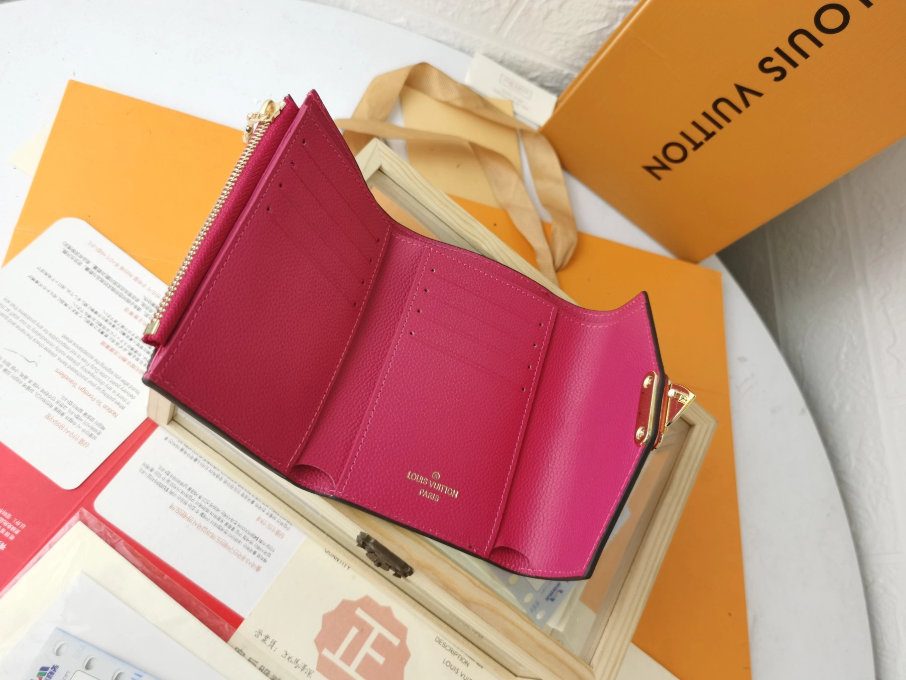 Louis Vuitton LV Card Case For Women Durable 1134 - Image 6