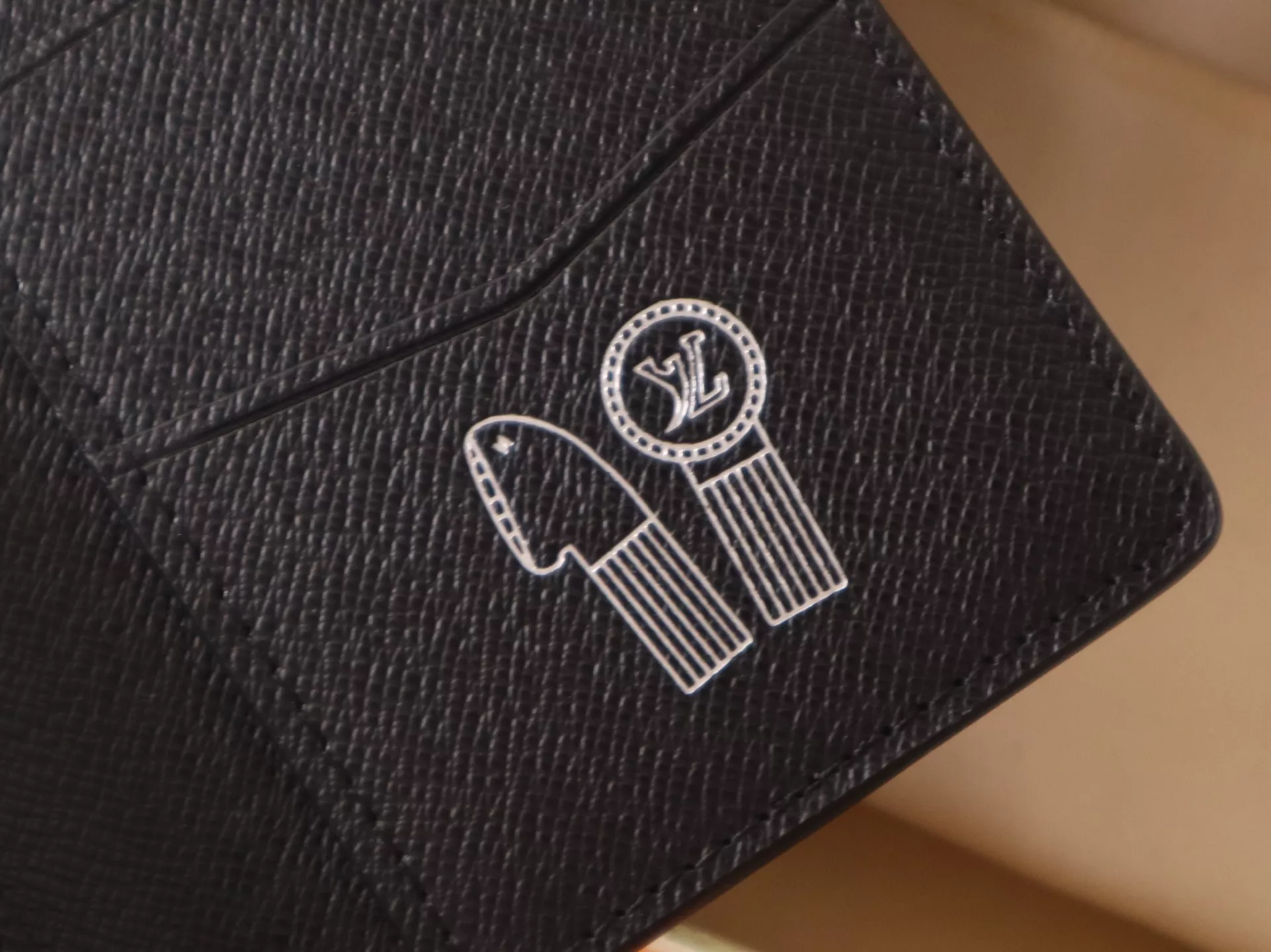 Louis Vuitton LV Card Case For Women ModernLook 3125 - Image 6