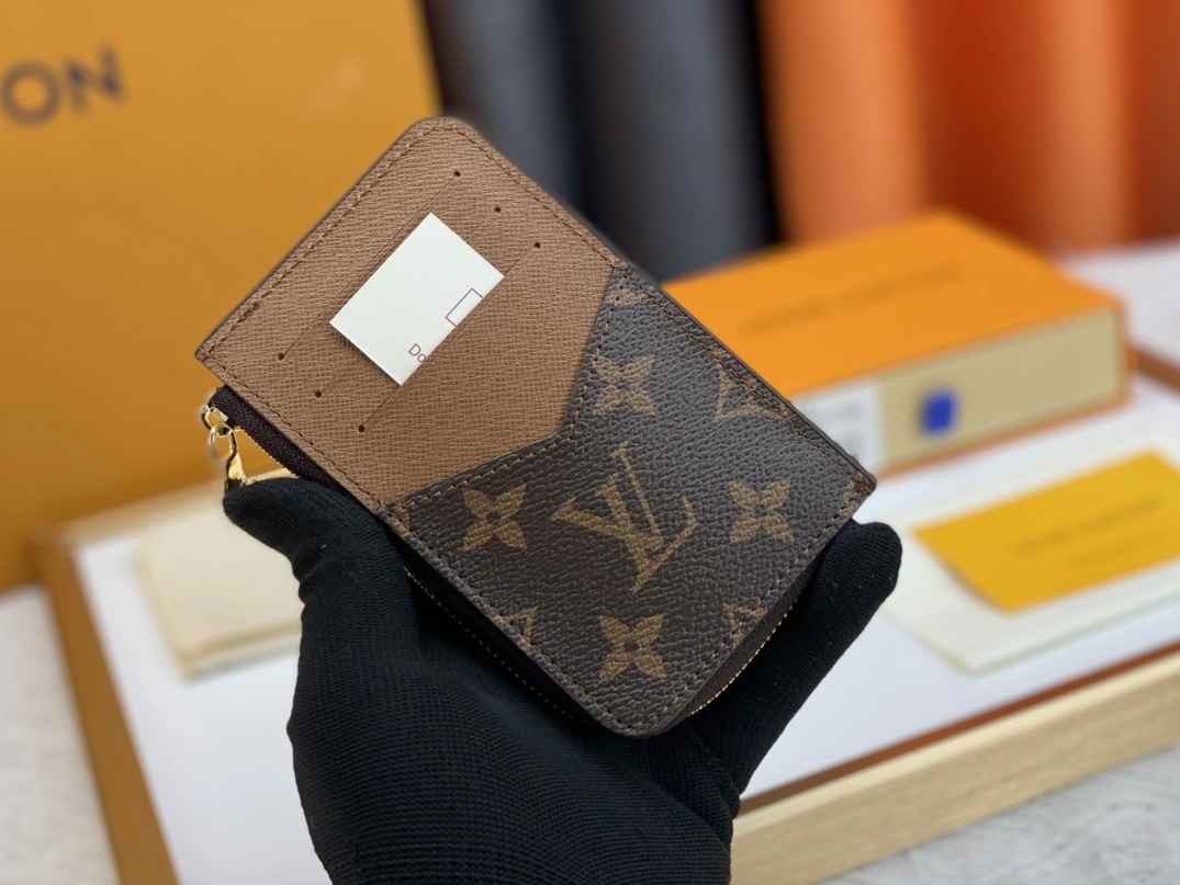 Louis Vuitton LV Card Case In Brown For Women Fashionable 9919