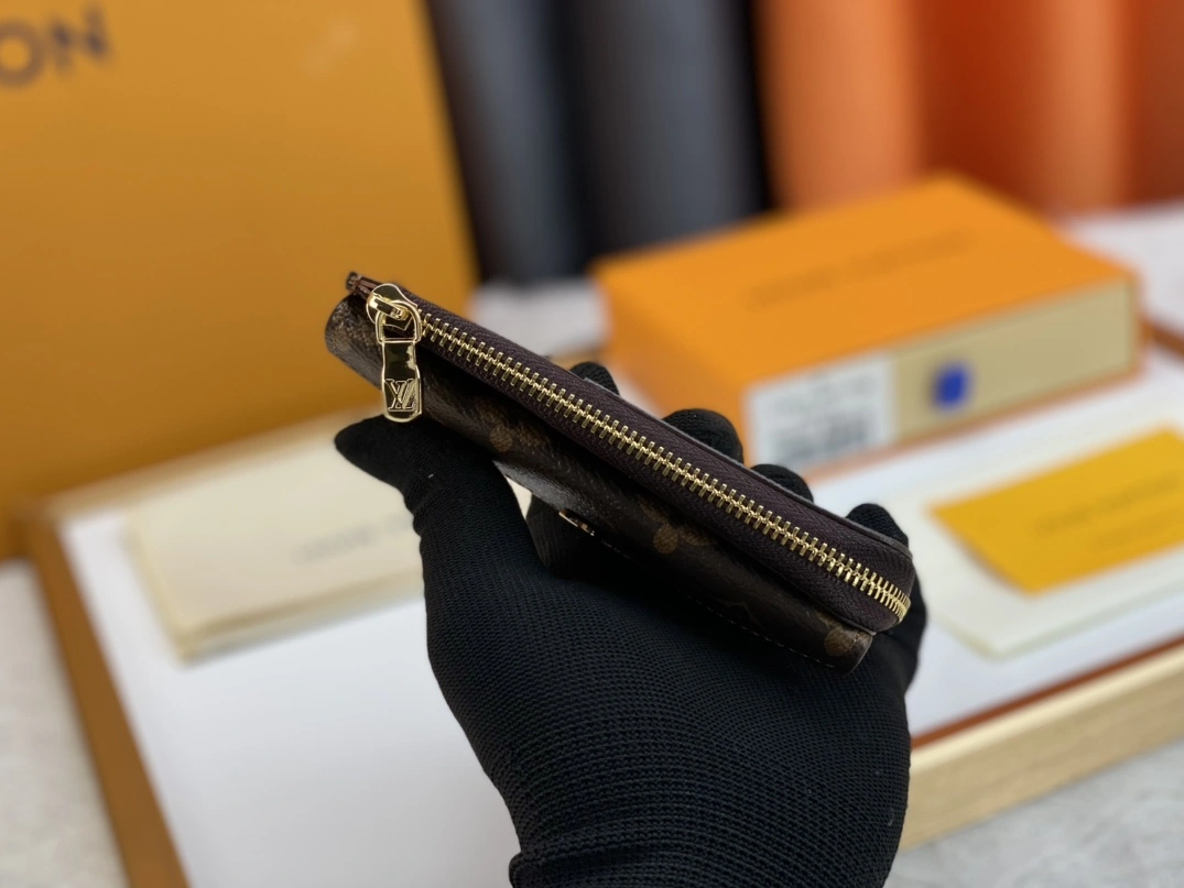 Louis Vuitton LV Card Case In Brown For Women Fashionable 9919 - Image 3