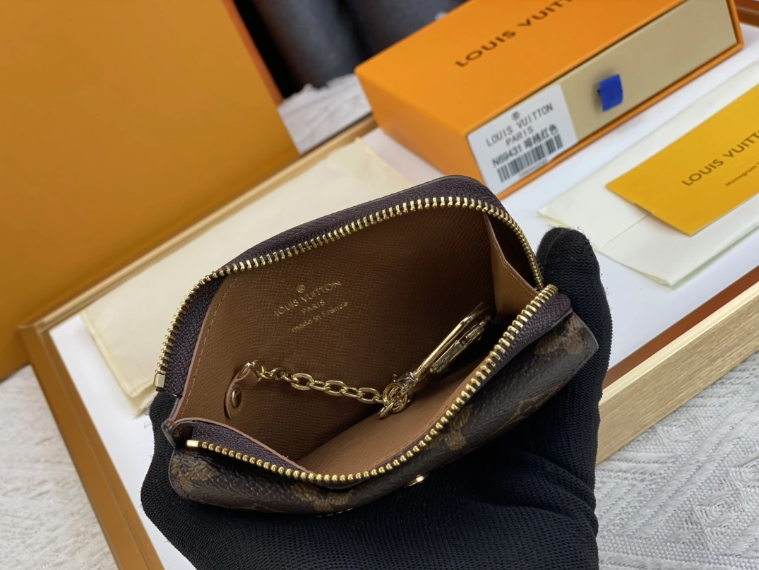 Louis Vuitton LV Card Case In Brown For Women Fashionable 9919 - Image 7