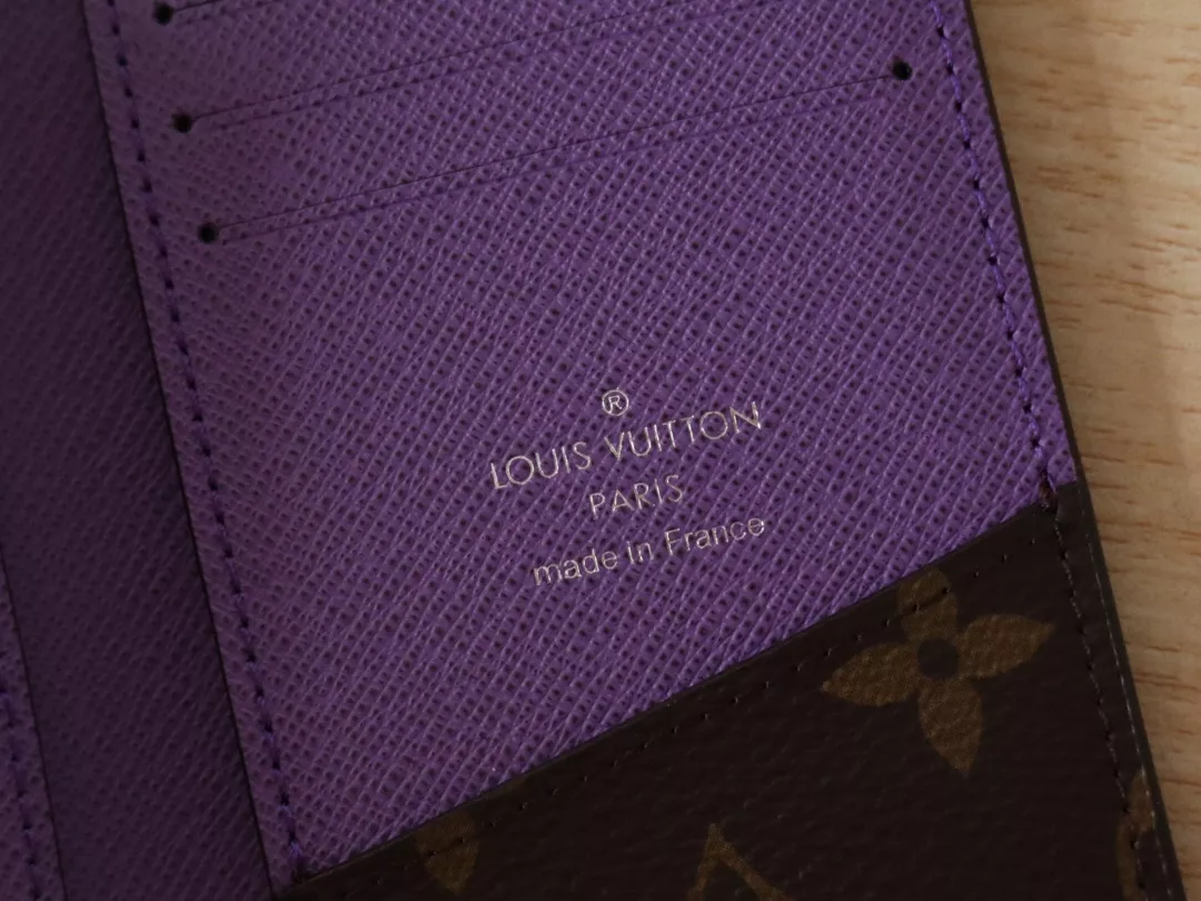 Louis Vuitton LV Card Case Lightweight 8663 - Image 7