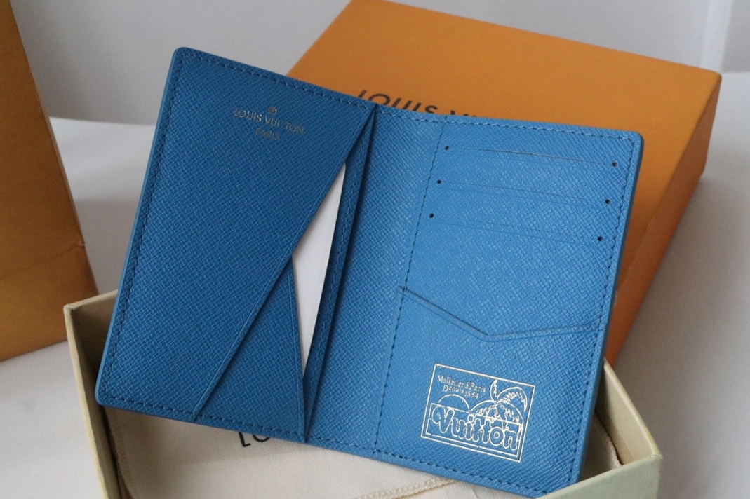 Louis Vuitton LV Card Case Popular 1326 - Image 4